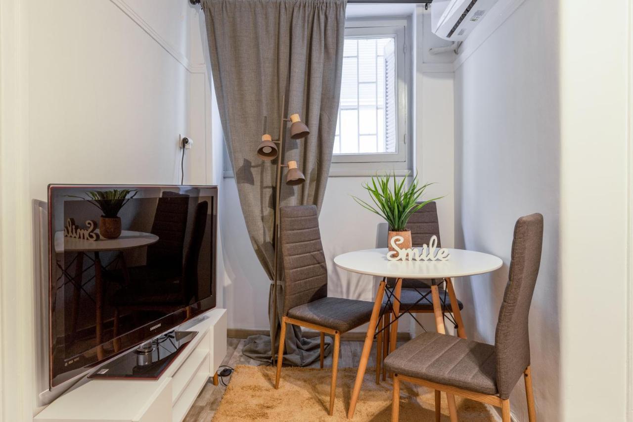 Central Apartment In The Heart Of Historic Center Athen Eksteriør bilde